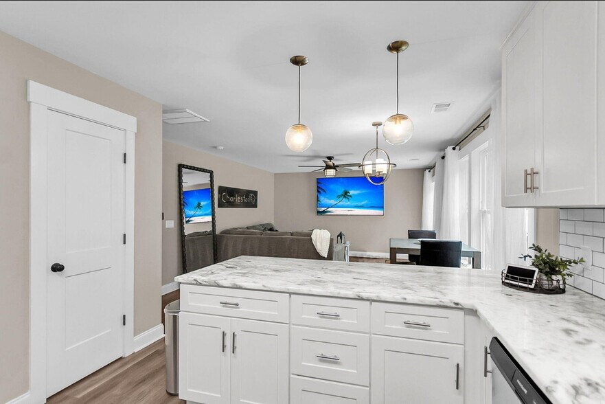 Building Photo - 3297 Walter Dr