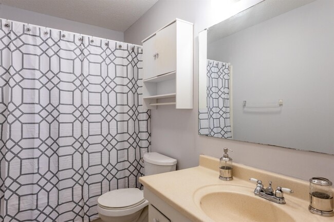 Building Photo - 332 Whitehall Dr