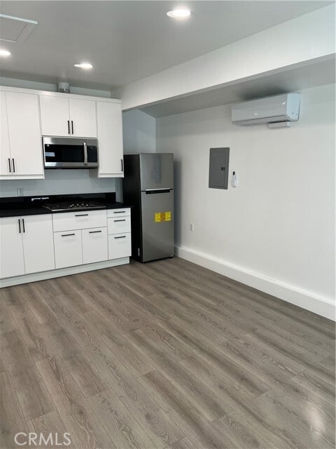 Building Photo - 19851 Gresham St