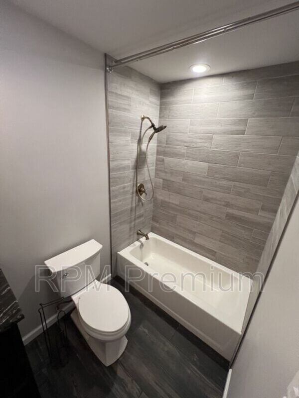 Building Photo - 10494 Wade Dr