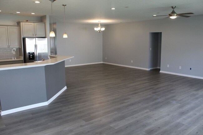 Building Photo - Beautiful Ranch in a popular Avon Community!