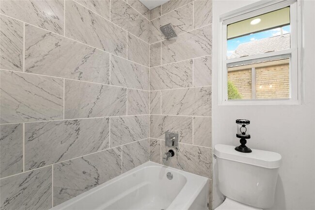 Building Photo - 6226 La Cosa Dr