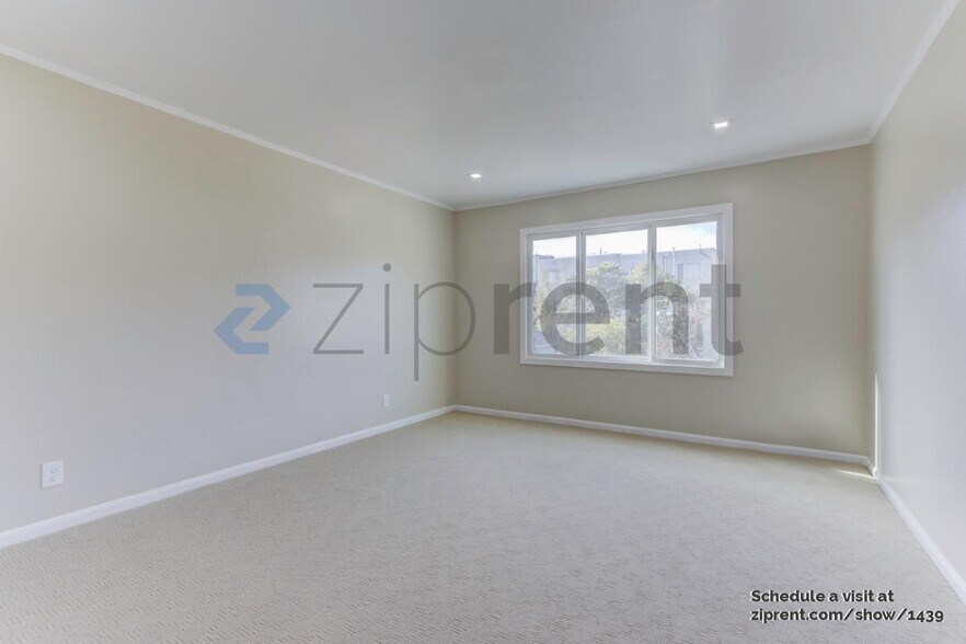 Building Photo - 46 Calgary St