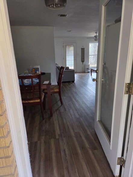 Building Photo - 6590 Dewrell Square