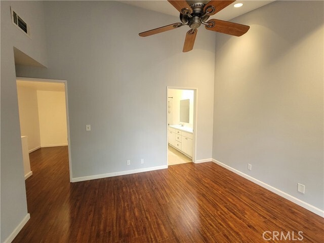Building Photo - 5730 Vineland Ave