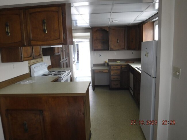Building Photo - 36 Peach Apartments