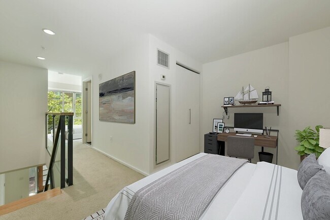 Building Photo - 2 Earhart St