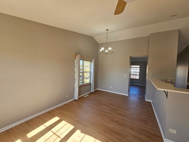 Building Photo - 852 Woodewind Dr