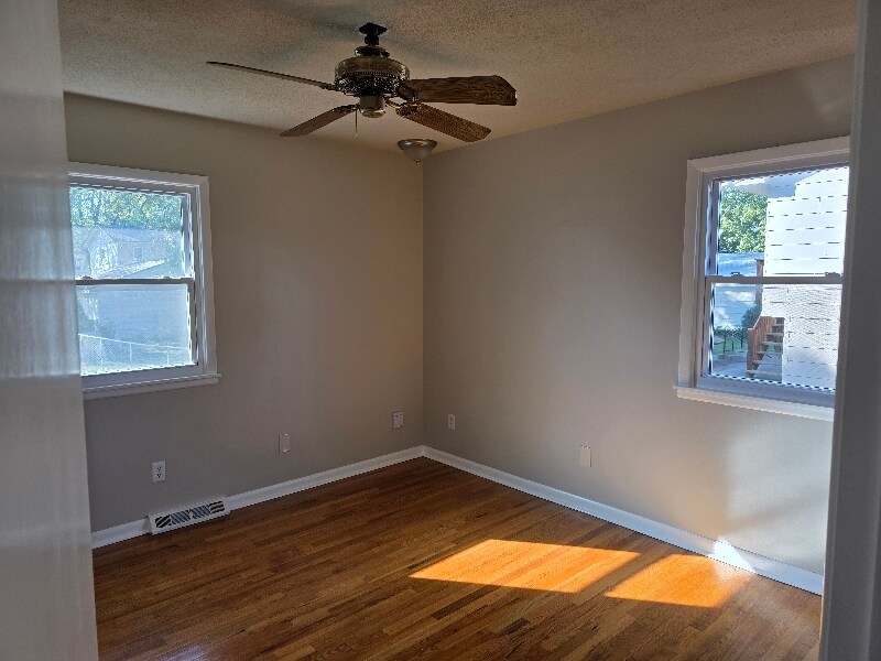 Building Photo - 4408 70th St