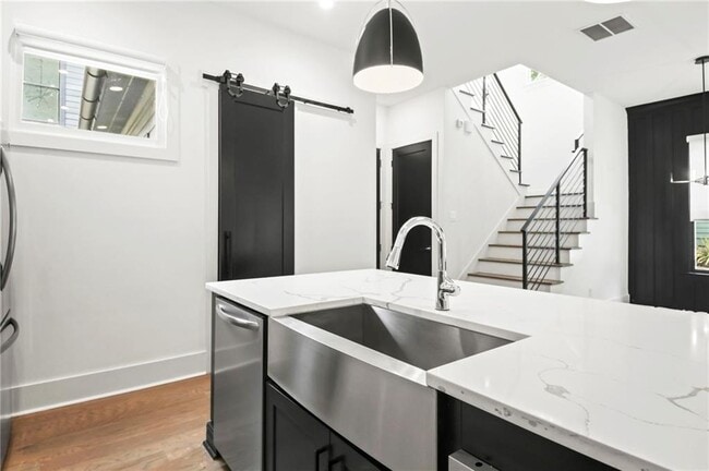 Building Photo - 1241 Bridges Ave SW