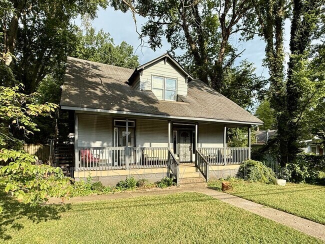 Building Photo - 1202 N 7th St