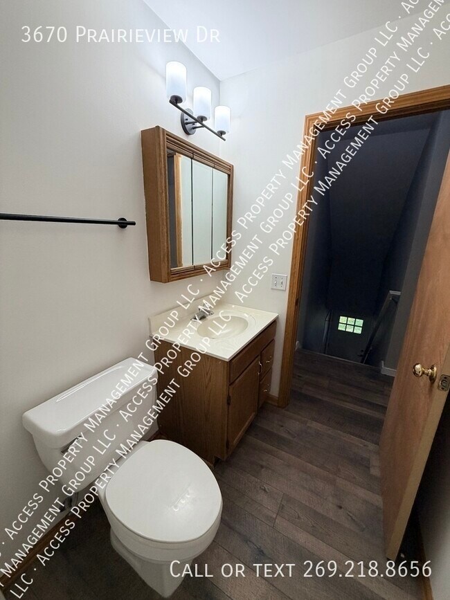 Building Photo - 3670 Prairieview Dr