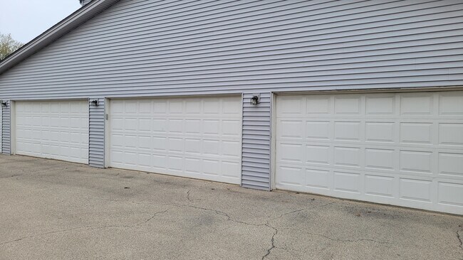 Building Photo - 441 Park Ridge Ln