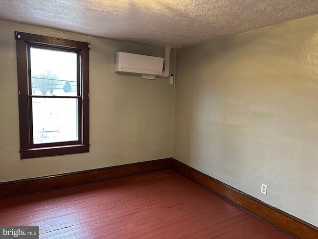 Building Photo - 15 Myers Rd