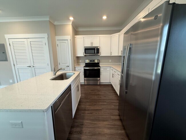Building Photo - 202 Date Palm Ln