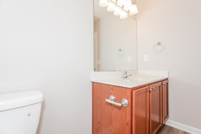 Building Photo - 204 Ravenridge Ct
