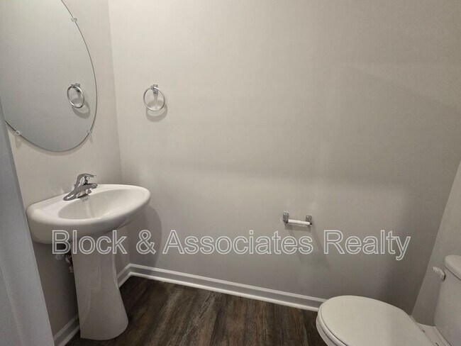 Building Photo - 1202 Broholmer Ln