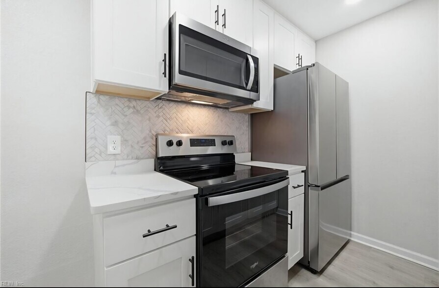 Building Photo - 513 Peak Ct