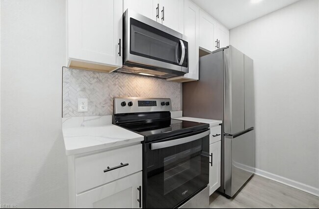 Building Photo - 513 Peak Ct
