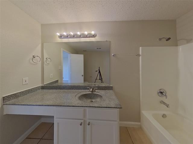 Building Photo - 4604 Palm Ridge Dr