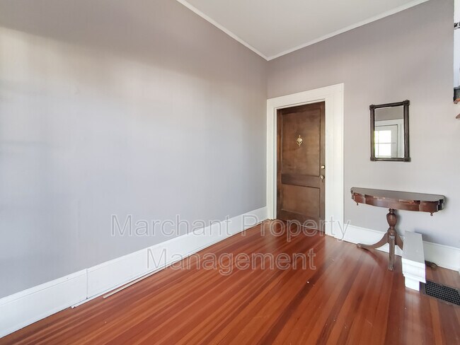 Building Photo - 9 David St