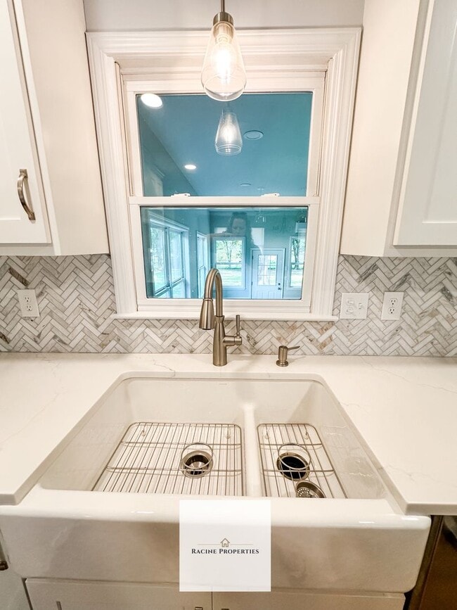 Building Photo - Beautiful Brick Ranch in Taylors, SC