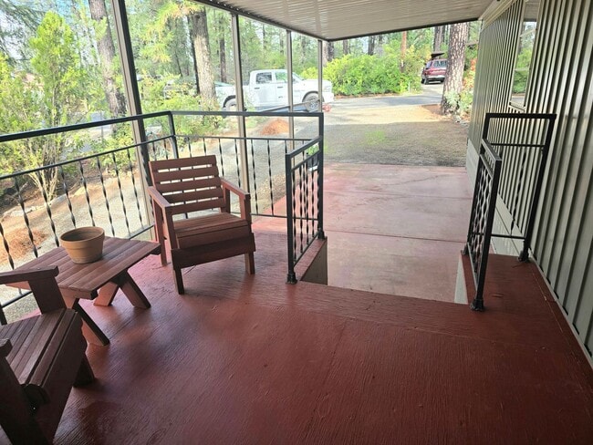 Building Photo - Light and Airy 2 Bedroom 2 Bath In Heather Glen Estates