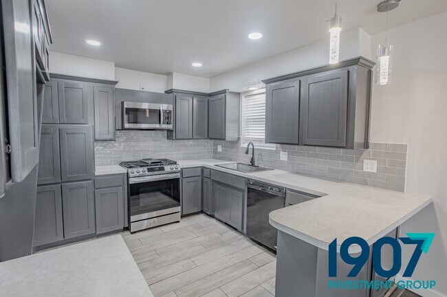 Building Photo - 1213 SW 97th St