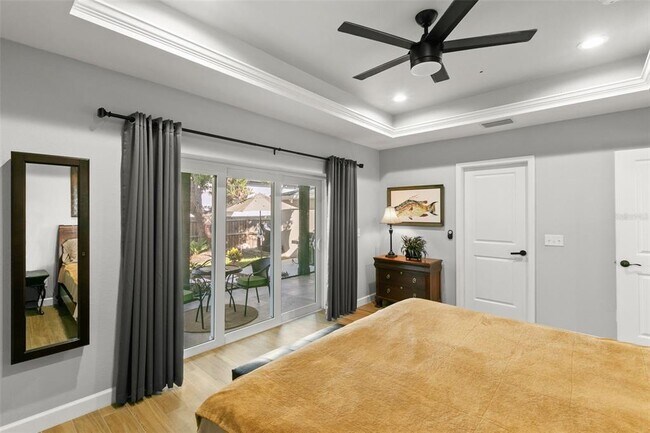 Building Photo - 432 E Davis Blvd