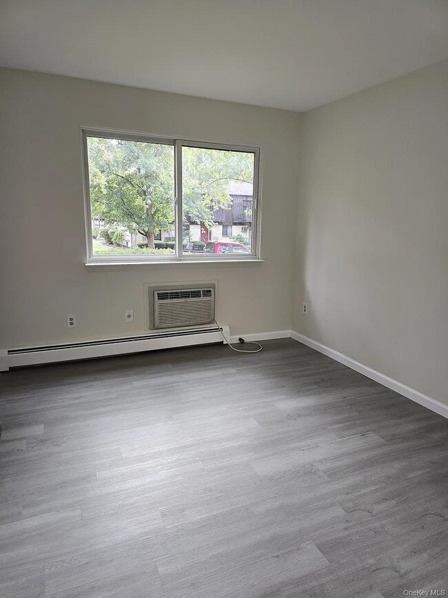 Building Photo - 1601 Cherry Hill Dr
