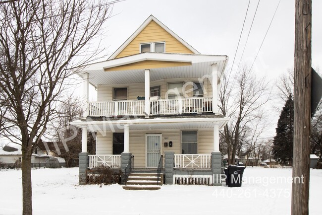 Primary Photo - Stunning 2-Bedroom, 1-Bath Rental in Cleve...