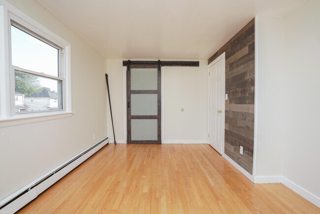 bedroom2 - 142 Maple Ave