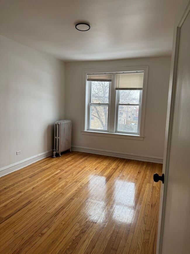 Building Photo - 7348 S Dr Martin Luther King Jr Dr Chicago, IL 60619