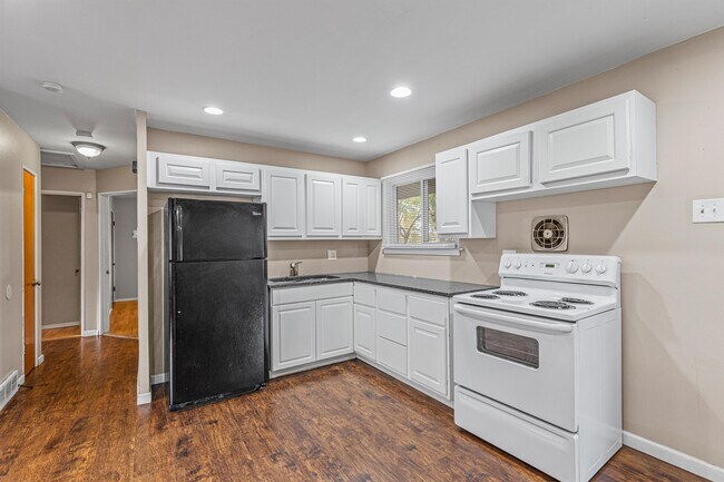 Building Photo - 1040 Bluefield Dr