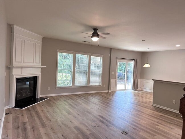 Building Photo - 180 Finchley Dr