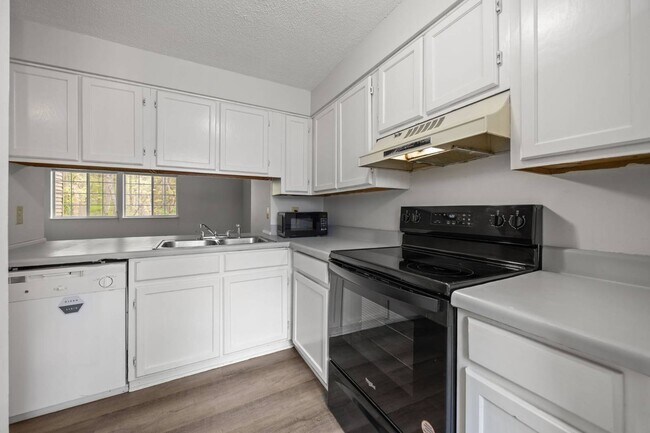 Building Photo - 7716 Sandra Ln