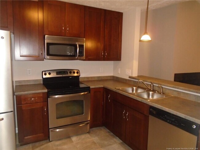 Building Photo - 322 Bubble Creek Ct