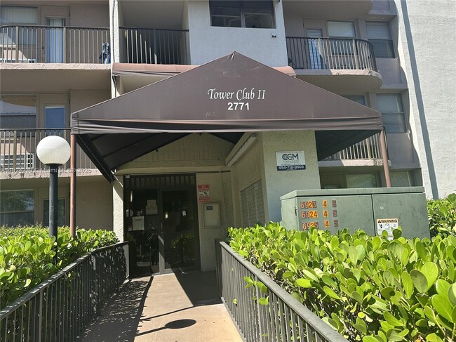 Building Photo - 2771 Riverside Dr