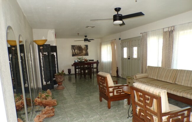 Building Photo - 115 Corte Maria Ave