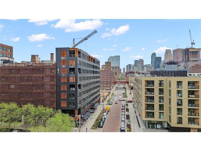 Building Photo - 728 N 3rd St