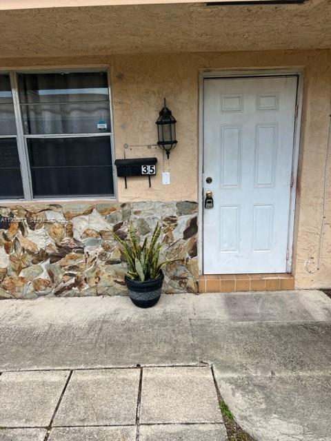 Building Photo - 31 SW 8th Ct