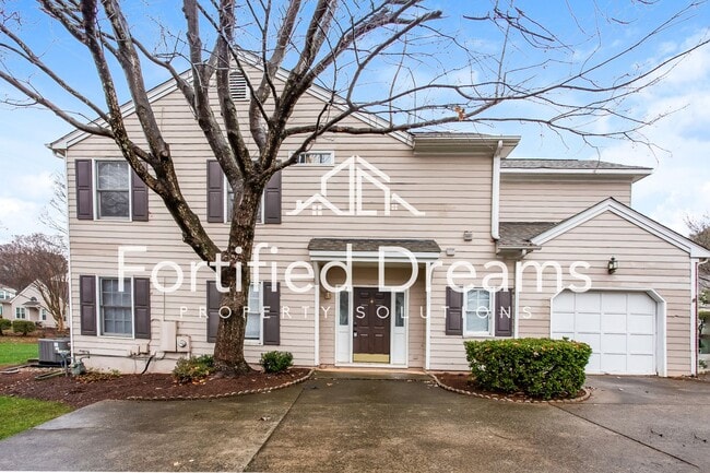 Building Photo - Charlotte -  3 bedroom 2.5 bath Townhome - Davis Lake Community