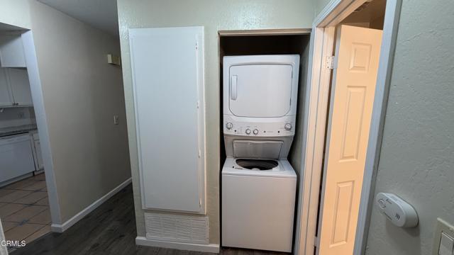 Building Photo - 116 E Ventura St