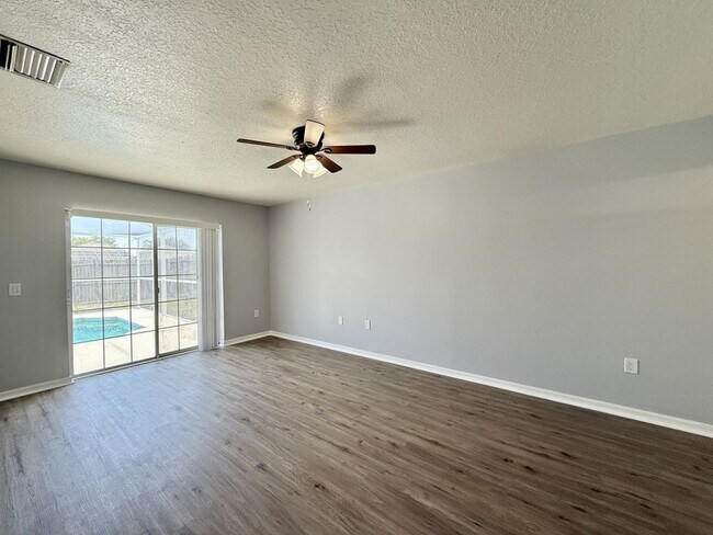 Building Photo - 10325 Boyette Creek Blvd