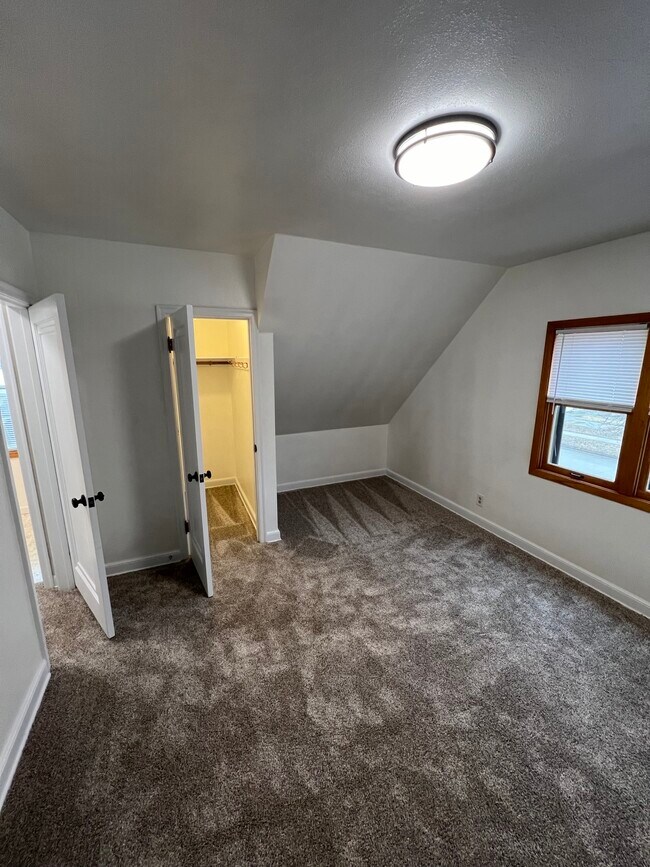 Building Photo - 2302 2nd Ave N