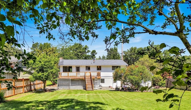Building Photo - $1000 off first month rent w/ 12-month lea...