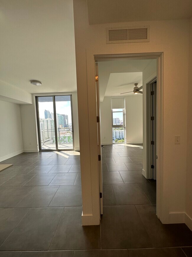 Building Photo - 235 NE 29th St