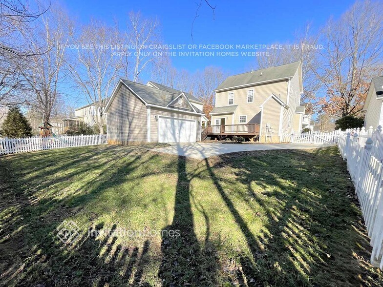 Building Photo - 9938 Willow Leaf Ln