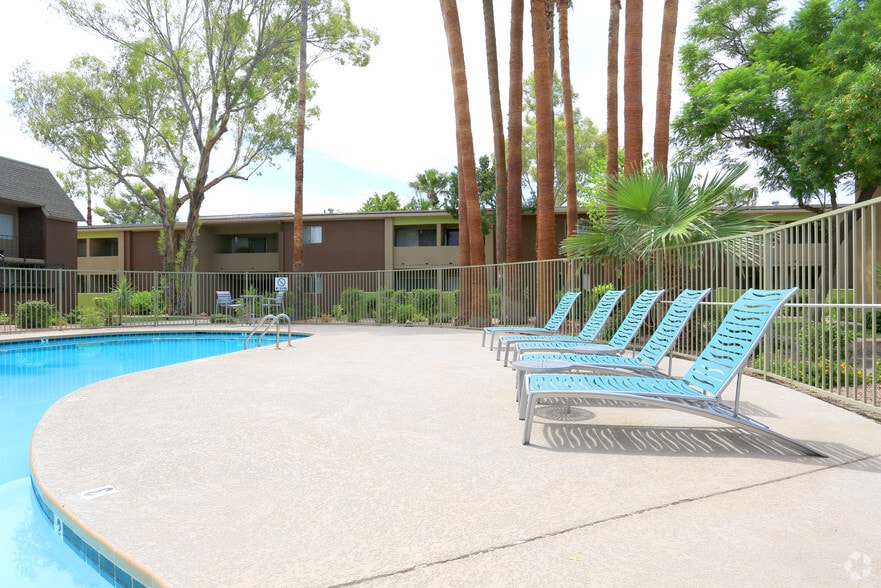 Pool - Arcadia Villa Apartments