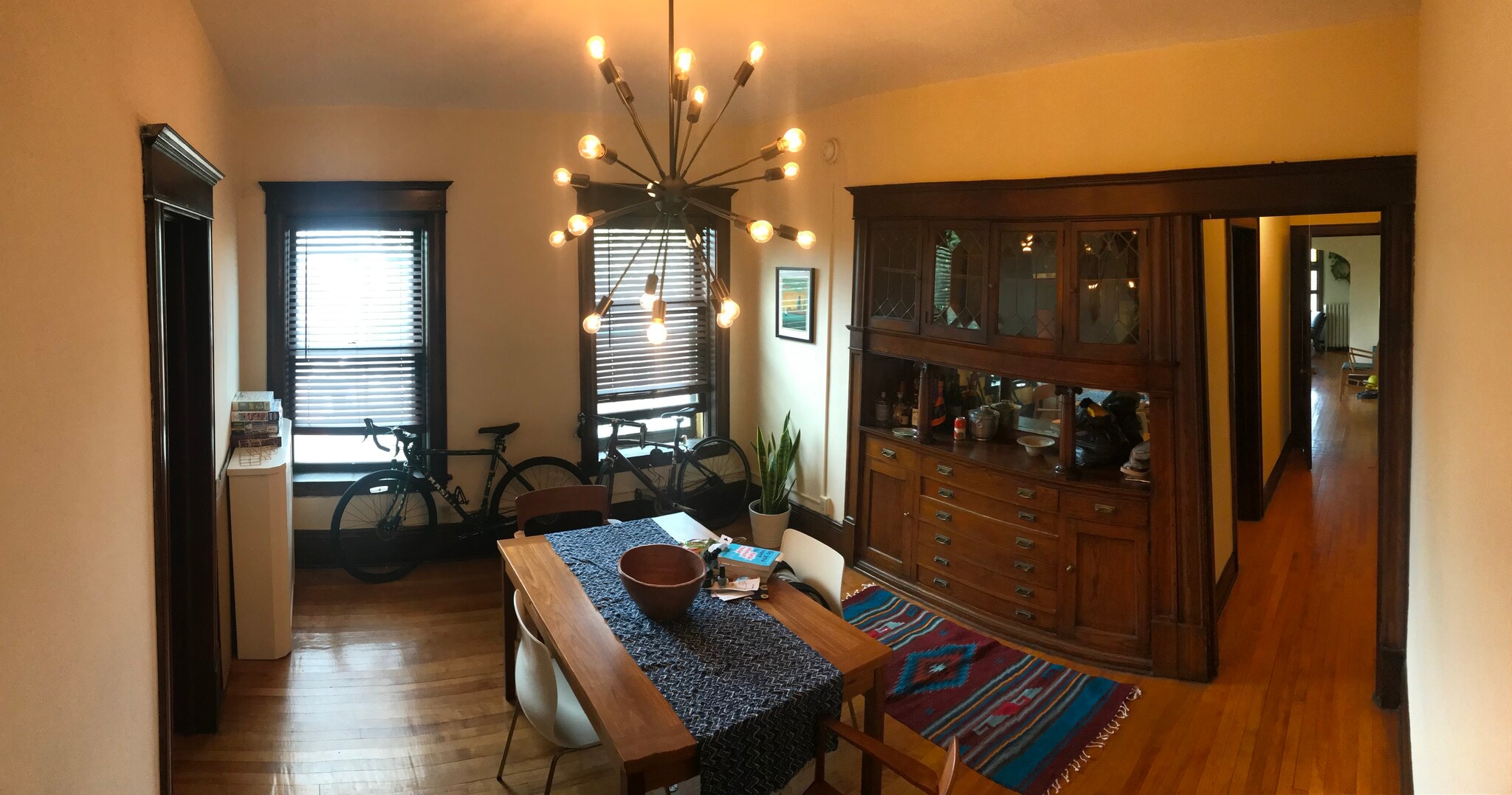 Building Photo - 2404 Lyndale Ave S